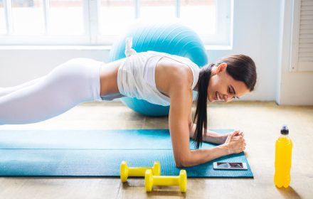 Ahtletic,Beautiful,Woman,Training,At,Home,-,Young,Girl,Doing